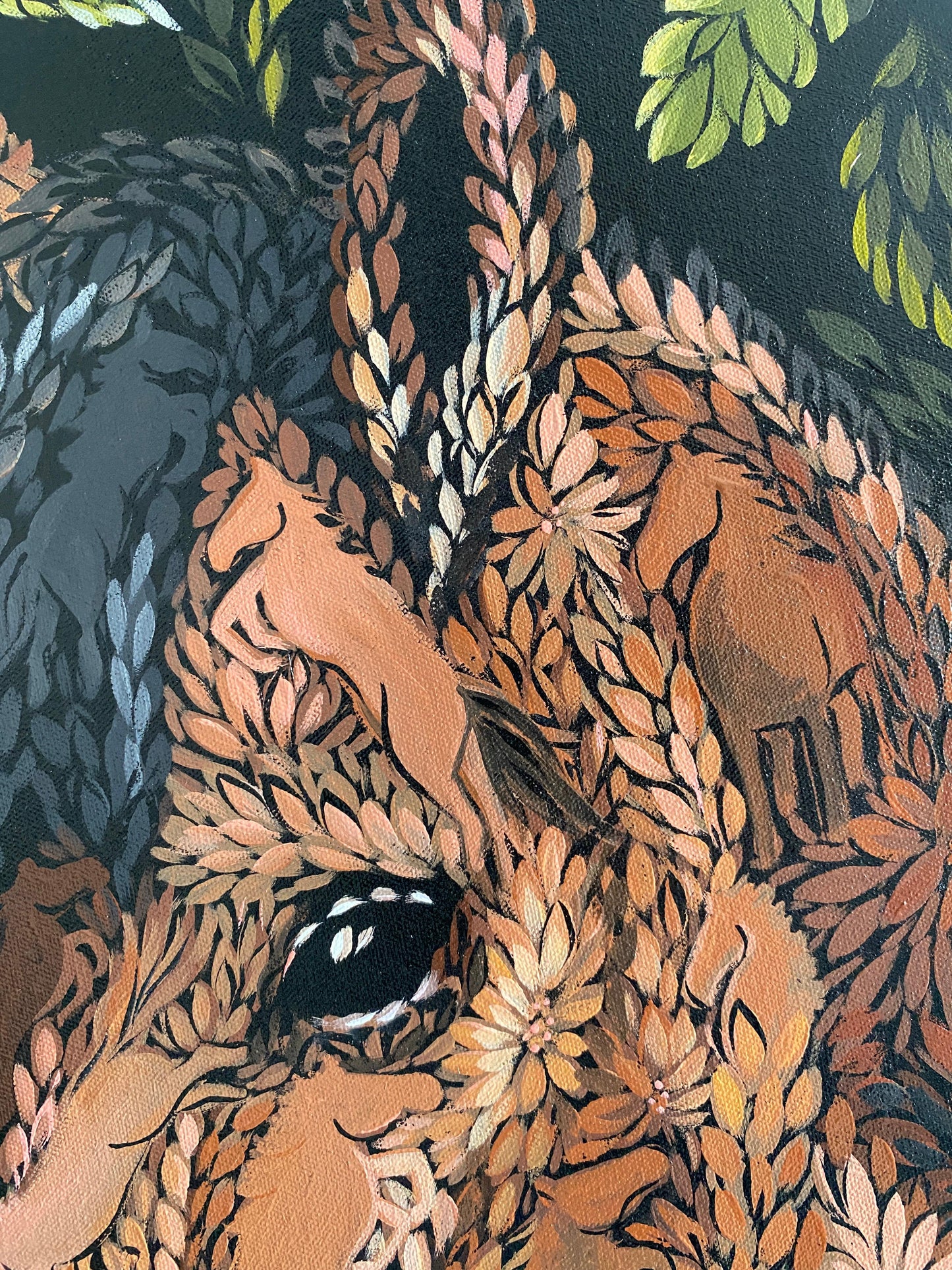 Un caballo en el jardín